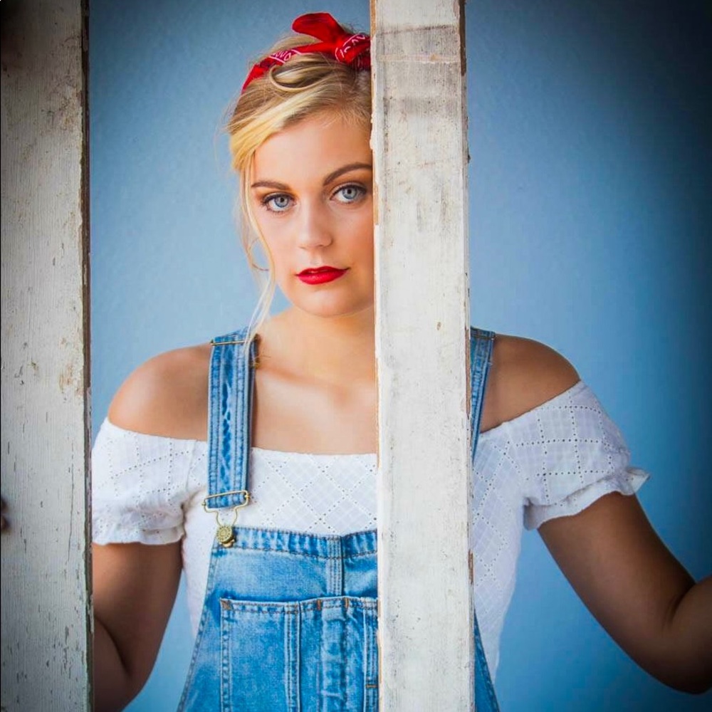 Meet your Posher, Jaclyn